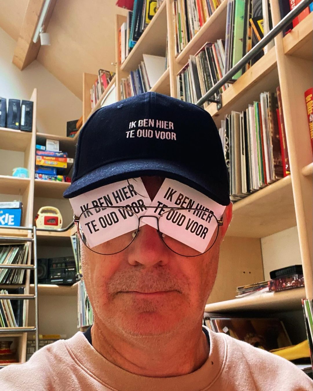 Pet - IK BEN HIER TE OUD VOOR